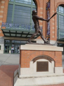 Robin Yount statue outside of Miller Park